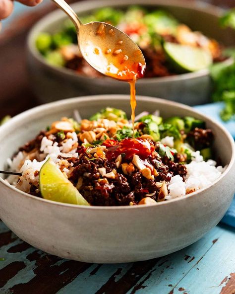 Delicious Budget Meals, Asian Beef Bowl, Ground Beef Bowl, Cowboy Recipes, Tin Eats, Beef Bowl, Thai Beef, Healthy Beef Recipes, Beef Bowls