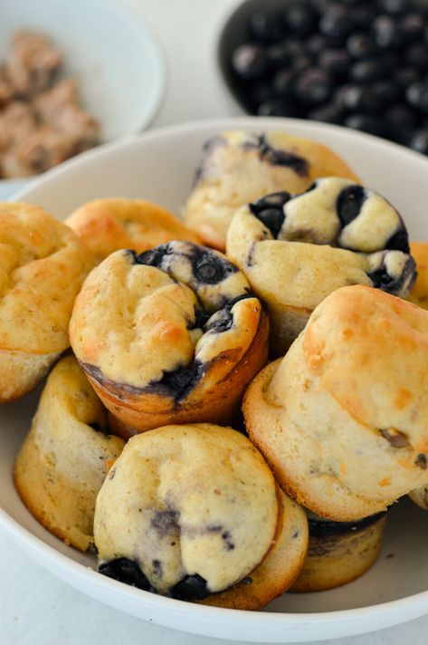 Protein Pancake Muffins From A Mix Pancake Muffins Healthy, Light Easy Breakfast Ideas, Berry Protein Pancake Bites, Protein Mini Pancakes, Make Ahead Low Calorie Breakfast, Protein Pancake Muffins Recipe, Protein Breakfast Muffins Healthy, Meal Prep Protein Pancakes, High Protein Pancake Muffins