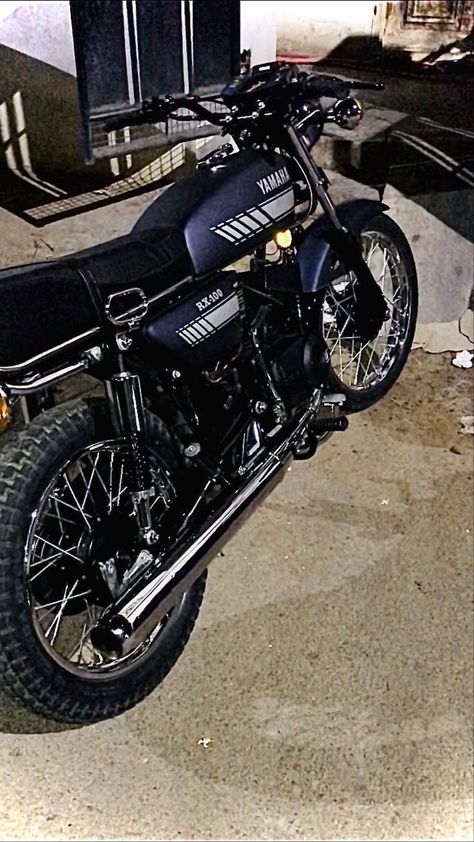 Yamaha Rx100 Painting, Yamaha Rx 100 Tank Painting, Yamaha Rx 135 Modified, Rx Bike, Rx 135, Yamaha Rx 135, Chocolate Tumblr, Rx 100, Yamaha Rx100