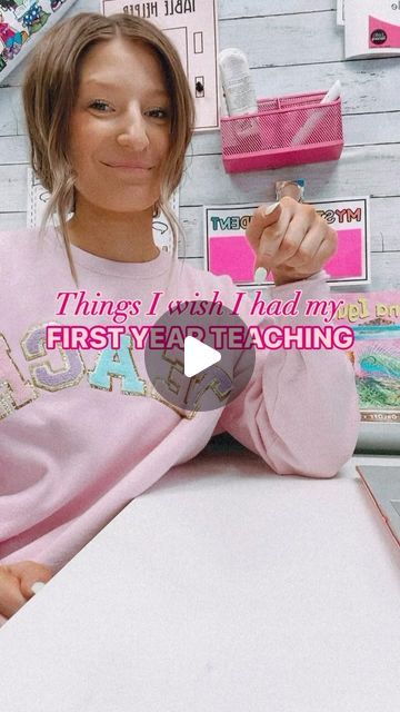 Lauren 👋🏽 LoLo Loves Learning on Instagram: "Things I wish I had my first year teaching ⬇️⬇️⬇️ 1. Small group caddy and teaching caddy! So helpful to have all my stuff in whatever spot it’s needed 2. Teacher Toolbox - all of my small things would be in random spots in my rolling cart or desk so I love that most goes in here!  3. Slides Clicker - this has been a game changer with my lightbulb lab slides and other slides I use throughout the day! I also let students use it and it’s super engaging! 4. Clip on Timer - so helpful for transitions or work time! Students know when it goes off they should be ready for the next thing 5. Classroom Lost and Found - I would find so many random materials or things and didn’t know where to put them! This solves that! 6. Ask Three Before Me Headband - t Teacher Desk Decorations Ideas, Classroom Lost And Found, Teacher Cart Ideas, Teacher Caddy, Three Before Me, Teacher Gadgets, First Year Teacher Must Haves, Teacher Desk Area Classroom Setup, Teacher Organization Ideas