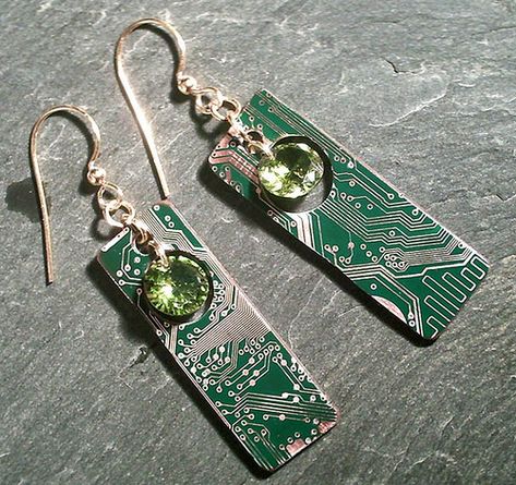 Motherboard Jewelry, Circuit Jewelry, Hardware Jewelry Diy, Waste Jewelry, Computer Jewelry, Electronic Jewelry, Circuit Board Art, Hardware Art, Recycle Jewelry