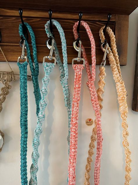 This beautiful handmade leash is made with 100% cotton macrame cord.  I have these leashes in three different style square knot, spiral, and rope. I only have one of it's kind and color right now. Send me a message for custom leashes.  Get 10% in your first order with WELCOME10. Macrame Dog Leash Diy, Crochet Dog Leash, Crochet For Dogs, Macrame Dog Leash, Dog Leash Diy, Diy Dog Collar, Paracord Dog Collars, Matching Couple Tattoos, Square Knot