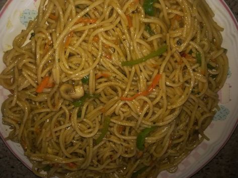 Chowmein Spagetti /or Noodles Halaal Recipes, Spagetti Recipe, Chinese Foods, 26 Jan, Plate Lunch, Homemade Spaghetti, Spaghetti Noodles, Noodles Recipe, Spaghetti Pasta