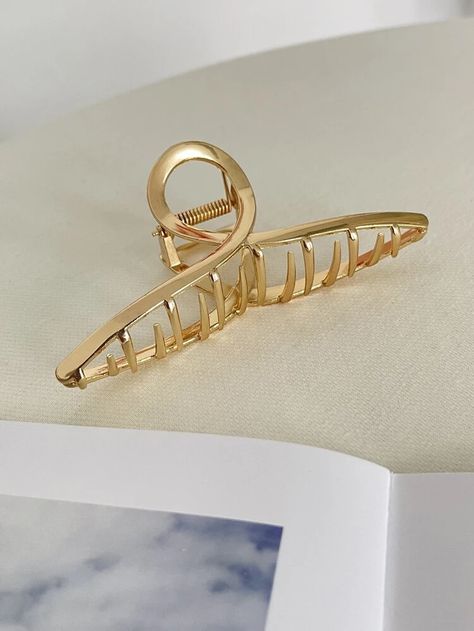 Gold Claw Clip, Claw Clip Hair, Butterfly Clips, Hair Claw Clip, Hair Claws, Metal Hair, Uk Gifts, Modern Hairstyles, Claw Clips