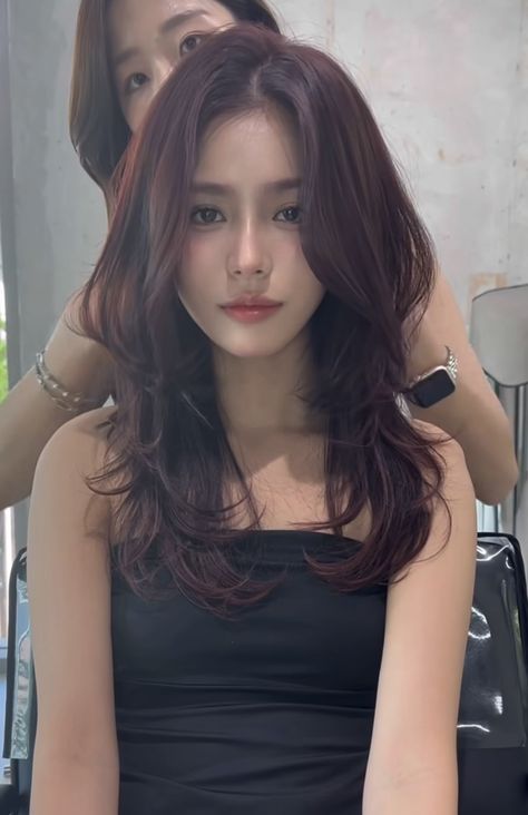 Asian Wavy Hair Medium, Popular Korean Haircut For Women, Layers For Long Hair Asian, Korean Shaggy Haircut, Korean Perm Women, Asian Hair Brown, Haircuts That Dont Need Styling, Asian Haircut Medium Layered, Hair Color For Asian Women