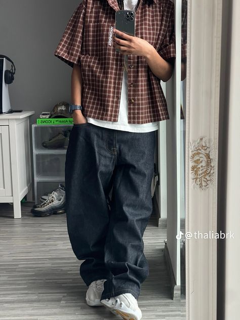 Grunge Old Money Outfits, Summer Outfits Streetwear Men, Aesthetic Autumn Outfits Men, Retro Commuting Style, Button Up With Jorts, Baggy Outfit Ideas For Boys, Masc Dresses, Baggy Outfits Ideas, Mens Outfits Classy