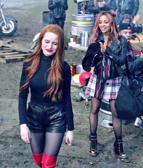 Cheryl Blossom Southside Serpent, Toni Topaz Outfits, Serpent Jacket, Cheryl Blossom Outfits, Cheryl Style, Archie Comics Riverdale, Southside Serpents, Toni Topaz, Riverdale Fashion