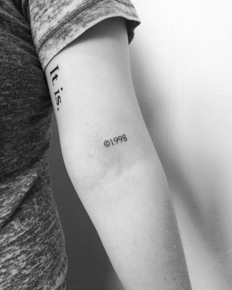 30 small/minimalist tattoos for everyone - You need to know Super Minimalist Tattoo, Abstract Art Tattoo Simple, Tiny Small Tattoos, Cute Minimalistic Tattoos, Tattoos For Change, Different Not Less Tattoo, Minimalist Tatoos Woman, Minimilastic Tattoos Women, Tiny Tattoos Men