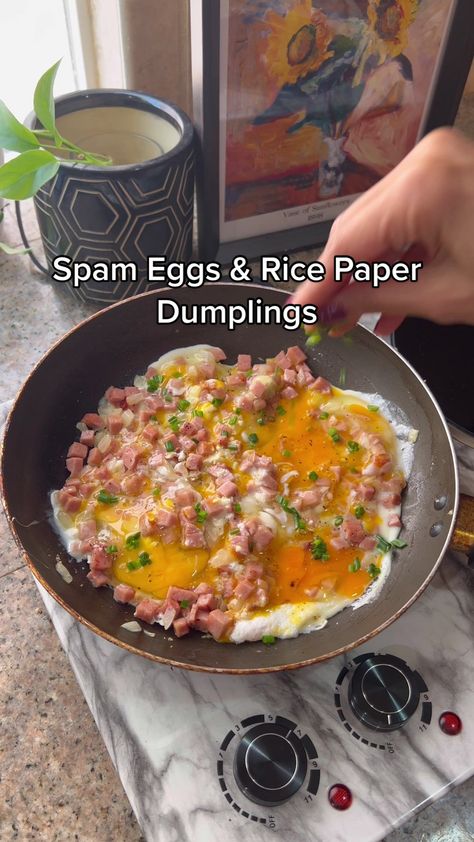 Sticky Rice And Spam, Rice Mold Ideas, Fried Rice Wrapper Recipes, Rice Paper Egg Wrap, Spam Rice Paper Rolls, Rice Paper Snack Ideas, Rice Paper Eggs, Rice Paper Breakfast Recipes, Rice Dumpling Recipe