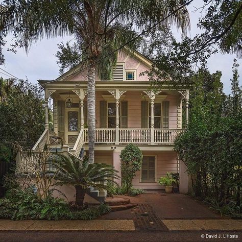 New Orleans Shotgun House Floor Plans, New Orleans House Plans, Sims Reference, Shotgun House Floor Plans, New Orleans Style Homes, Case Creole, American Nature, New Orleans Architecture, Creole Cottage