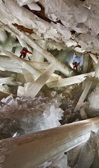 Crystal Cave Mexico, Giant Crystal, Selenite Crystals, Chihuahua Mexico, Crystal Cave, Crystal Formations, Selenite Crystal, Minerals And Gemstones, Natural Phenomena