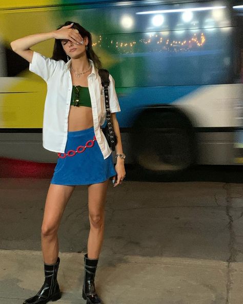 Skirt Blue Outfit, Blue Green Outfit, Outfits Mini Skirt, Colorful Mini Skirt, Renee Bellerive, Tube Top Outfit, Emma Chamberlain Outfits, Tube Top Outfits, Mini Skirt Outfit