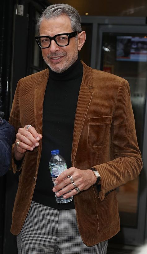 London Celebrity Sightings - November 15, 2018 Holiday Outfit Ideas, Jeff Goldblum, Suits Men, Stylish Blazer, Mens Attire, Prom Suits, Corduroy Blazer, Stylish Mens Outfits, Holiday Outfit