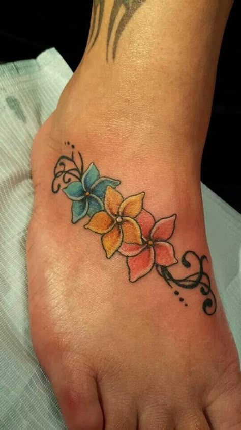 Plumeria Tatoos, Colorful Ankle Tattoos For Women, Chest Tattoo Flowers, Mommy Daughter Tattoos, Plumeria Tattoo, Hawaiian Flower Tattoos, Beautiful Tattoos For Women, Ankle Tattoos For Women, Anklet Tattoos