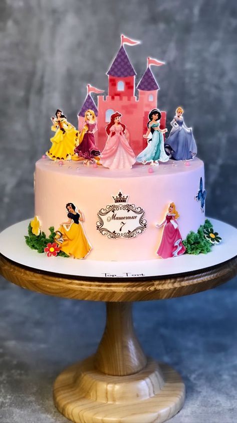 Barbie Cake Design Girl Birthday, Disney Princess Theme Cake, Pink Princess Birthday Cake, Easy Princess Cake, Disney Princess Cake Ideas, Pink Birthday Cake Ideas, Kue Disney, Barbie Themed Cake, Princess Theme Cake