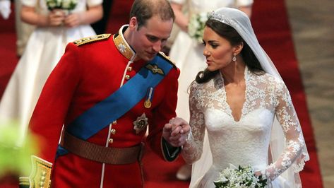 Burning question Kate asked Prince William just moments after they tied the knot Alexander Mcqueen Wedding Dresses, Before Getting Married, Herzogin Von Cambridge, Prince William Et Kate, Prins William, Prince William And Kate Middleton, Trooping The Colour, Reine Elizabeth Ii, Harry Meghan