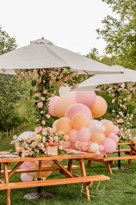 Sweet 16 Girls Picnic Birthday Party - Rachel A. Clingen Wedding & Event Design 1st Birthday Picnic Theme, Girls Picnic Birthday Party, Girls Picnic, Outside Birthday, Backyard Birthday Parties, Romantic Picnic, Picnic Birthday Party, Birthday Party Photography, Sweet 16 Decorations