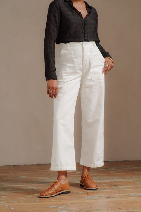 c5cc17e395d3049b03e0f1ccebb02b4ddesc42421915ri Slow Clothing, Summer Trousers, Japan Model, Classic Wardrobe Staples, Summer Cotton, Fast Fashion, Pretty Outfits, White Cotton, Made In Japan