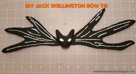 DIY Jack Skellington Bow Tie for a DIY Halloween costume!  See how to make Jack Skellington's bow tie from materials you likely already have around the house! Great for Nightmare before Christmas fans! Jack Skellington Bow Tie, Christmas Costumes Diy, Funny Christmas Costumes, Tie Template, Christmas Ornament Diy, Nightmare Before Christmas Costume, Jack Skellington Costume, Nightmare Before Christmas Decorations, Bow Template