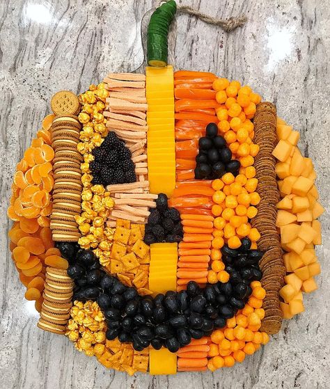 Halloween Punch For Kids, Punch Halloween, Sugary Treats, Pumpkin Snack, Easy Halloween Snacks, Dessert Halloween, Dekorasi Halloween, Halloween Punch, Halloween Fest