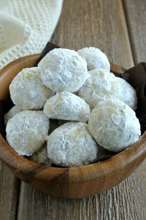 Laceys Cookies Recipe, Mexican Wedding Cookie, Mexican Wedding Cookies Recipes, Wedding Cookies Recipe, Nut Free Desserts, Cookie Balls, Mexican Wedding Cookies, Wedding Cookie, Vegan Cookies Recipes