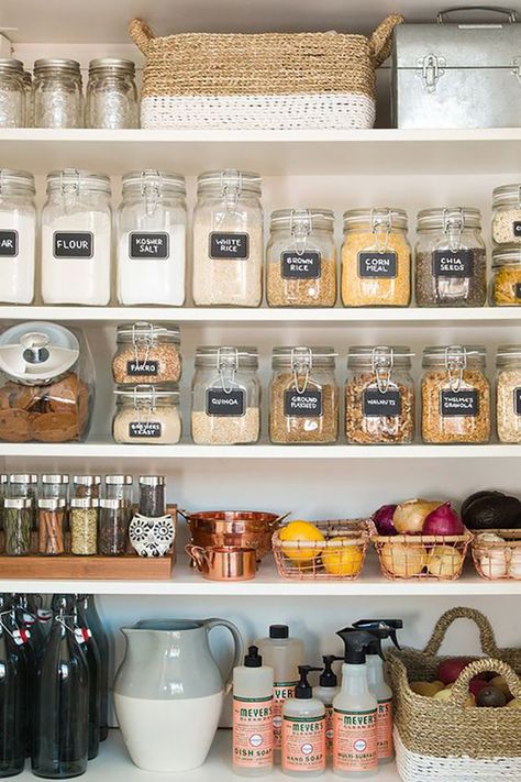 7 Tips for Decluttering your Space - The Fox & She Boujee House, Organized Pantry, Pantry Organisation, Small Kitchen Organization, Farmhouse Side Table, Decor Ikea, Kitchen Jars, Internal Design, Decor Luxury