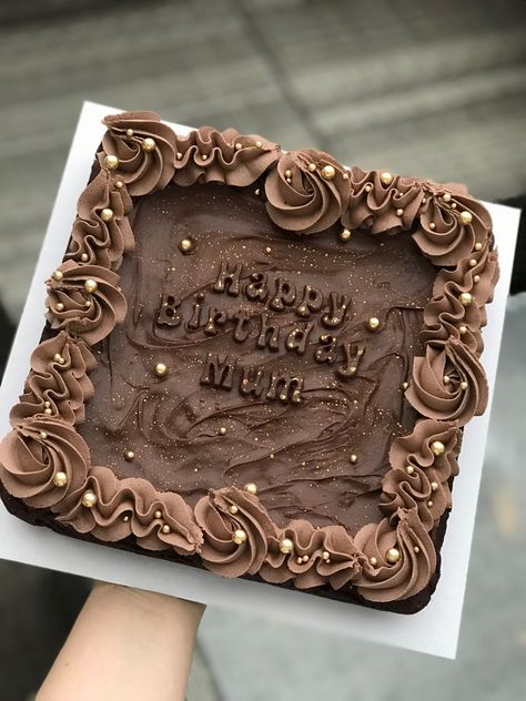 Brownie slab Decorated Chocolate Birthday Cake, Golden Chocolate Cake, Brownie For Birthday, Dark Chocolate Birthday Cake, Chocolate Cake Square Design, Brownie Decoration Ideas, Brownie Cake Birthday Decoration, Brownie Slabs Decorated, Chocolate Sprinkle Cake