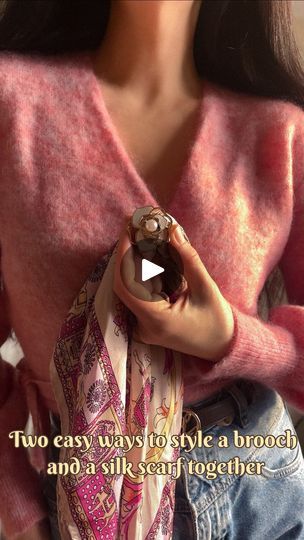 Big Scarf, Soft Beauty, Woman's Fashion, Clothing Hacks, Scarfs, Classic Shirt, Try It, Silk Scarf, Life Style