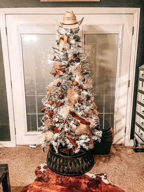 Western Chic Christmas Tree, Western Flocked Christmas Tree, Cow Hide Christmas Tree, Western Christmas Tree Topper, Boho Country Christmas Decor, Western Boho Christmas Decor, Christmas Western Decor, Rodeo Christmas Tree, Christmas Trees With Feathers