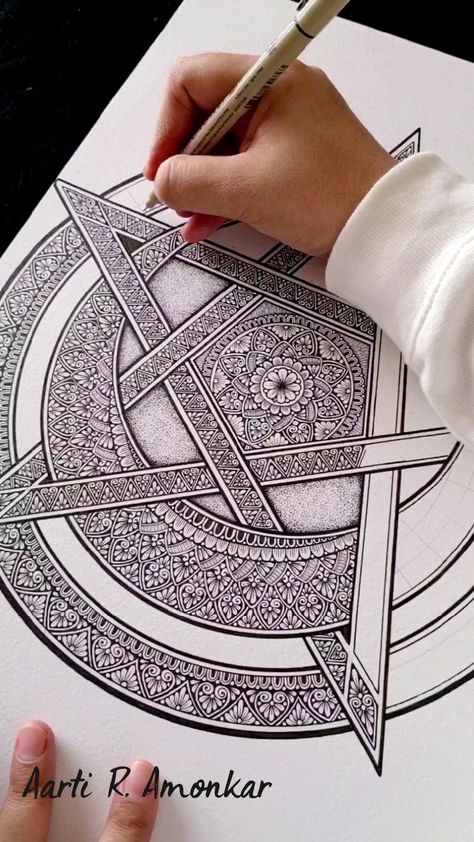 Celestial Mandala, Draw Tutorial, Twine Crafts, Tattoos Infinity, Tattoos Mandala, Easy Mandala Drawing, Mandela Art, Inspiration Tattoo, Mandala Art Therapy