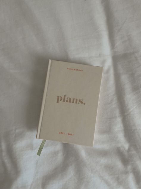 Daily Planner Book Aesthetic, Planning Astetic, Life Planner Aesthetic, Papier Academic Planner, Day Planner Aesthetic, Weekly Planning Aesthetic, Papier Planner Aesthetic, Planner Girl Aesthetic, Planner Book Aesthetic