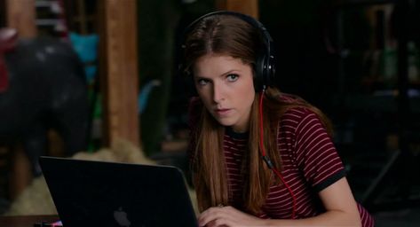 Beca Mitchell, Wearing Headphone, Silver Linings, Anna Kendrick, Comfort Characters, Pitch Perfect, Fashion Icons, Forever Me, Silver Lining