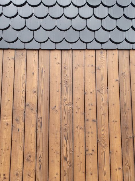 19 Different Types of Wood Siding - A Complete List | Degmeda Cedar Vertical Siding, Wood Plank Exterior Siding, Pine Siding Exterior, Vertical Wood Siding Exterior, Exterior Wood Paneling, Wood House Exterior, Wood Vinyl Siding, Diy Siding, Natural Wood Siding