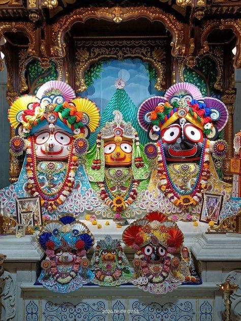 Rath Yatra Painting, Jagannatha Beautiful Images, Mac Lipstick Velvet Teddy, Jagannath Ji, Village Scene Drawing, God Pic, Jagannath Temple, Jai Jagannath, Iskcon Krishna