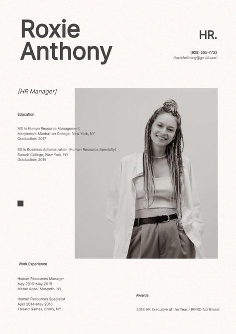 Portfolio Self Portrait, Cv Portrait, Portfolio Pictures, Cv Inspiration, Graphic Design Cv, Architecture Portfolio Layout, Profile Photography, Minimalist Resume Template, 포트폴리오 레이아웃