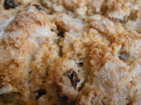 Moist Irish Soda Bread Recipe, Irish Soda Bread Muffins, Irish Recipes Authentic, Traditional Irish Soda Bread, Irish Bread, Drinking Whiskey, Soda Bread Recipe, Irish Cooking, Irish Soda Bread Recipe