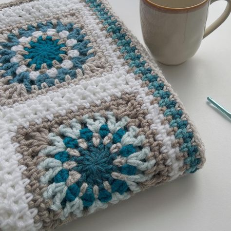 Fast & Fab - Crochet Little Skye Granny Square - JSPCREATE Crochet Patterns Tops, Ripple Stitch Blanket, Easy Crochet Hat Patterns, Crochet Blanket Tutorial, Blanket Stitches, Large Crochet Hooks, Crochet Square Blanket, Ripple Stitch, Granny Square Crochet Patterns Free