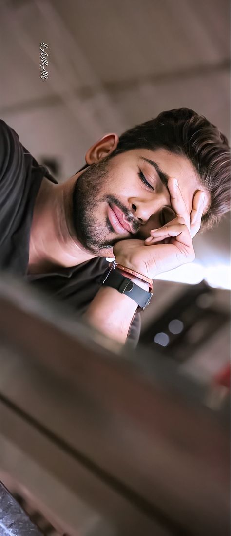 Allu Arjun Dp Stylish, Happy Boys Smile Dp, Allu Arjun Hd Wallpaper New Look, Ally Arjun, Allu Arjun Hd Wallpaper, Allu Arjun Hairstyle New, August Images, Hd Cover Photos, Aesthetic Photography People