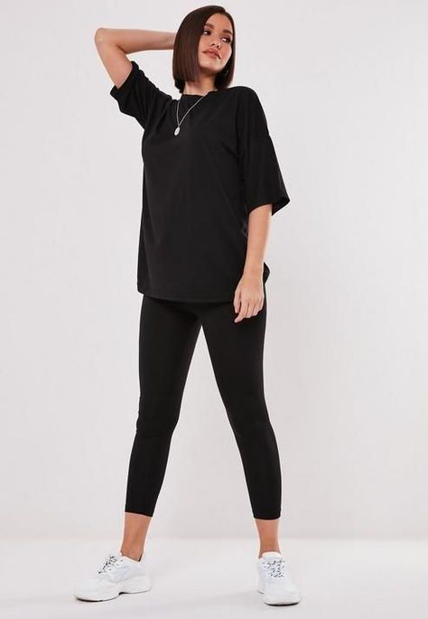 Legging Tshirt Outfit, Oversized Tshirt Outfit Leggings, T Shirt And Leggings, Outfit Ideas Oversized, Oversize Tshirt Outfits, Petite Clothes, Engagement Photo Outfits Fall, Outfit Oversize, Black Leggings Outfit