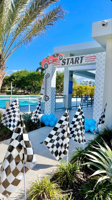 Race Cars Party, 1st Race Car Birthday Parties, Race Car Birthday Party Ideas For Adults, Cars Homecoming Theme, Racing Bday Theme, Car Themed Birthday Party Ideas, Two Fast Bday, Race Track Theme Birthday Party, Formula 1 1st Birthday