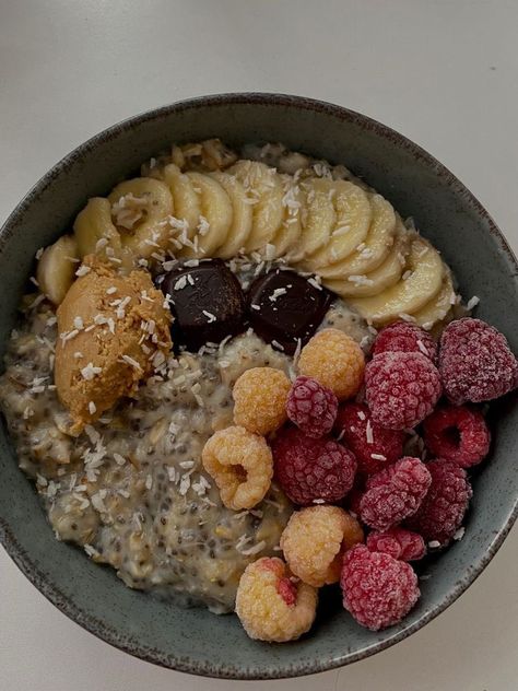 Oatmeal Bowls, Delicacy Food, Healthy Lifestyle Food, Instagram Food, Morning Food, Healthy Treats, Pretty Food, Aesthetic Food, Food Inspiration