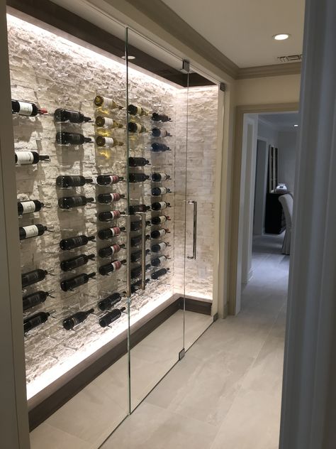 Modern Wine Room Ideas In House, Glass Wine Cellar Wall Dining Room, At Home Wine Cellar, Wine Wall Ideas Home Decor, Modern Glass Wine Cellar, Glass Wine Room Modern, Wine Cellar Living Room, Wine Room Lighting Ideas, Wine Storage Room Ideas