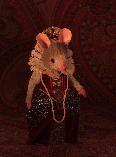 Awkward Animals, Maus Illustration, Fancy Mouse, Rat Queens, Animal Dress Up, Mouse Photos, Funny Rats, Mouse Drawing, Funny Mouse