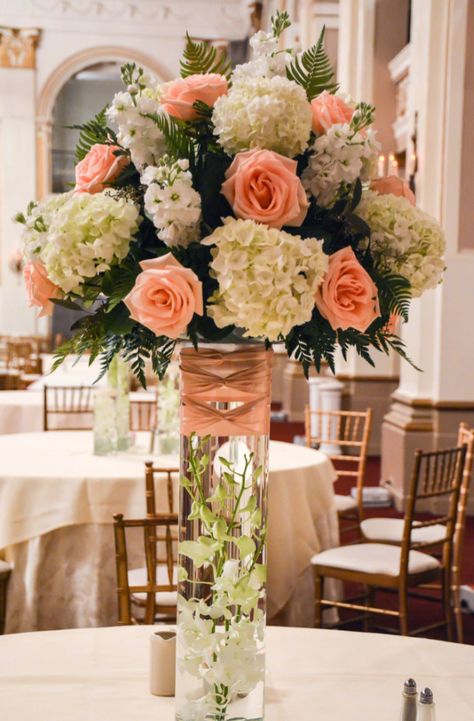 Centre Piece Flower Arrangements, Quinceañera Centerpieces Ideas Diy, Tall Vase Wedding Centerpieces, Quince Decorations Ideas, Red Quinceanera Ideas, Yellow Centerpieces, Table Centerpiece Ideas, Blue Flower Arrangements, Quince Decor