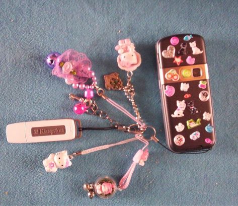 Gyaru Flip Phone, J Names, Kawaii Y2k, Flip Phone, Phone Charms, Flip Phones, Phone Charm, Pink Aesthetic, Mood Board