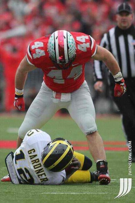 Zach Boren doing what Ohio State Buckeyes always do.. Beating up on Michigan. <3 Ohio State Buckeyes Wallpaper Iphone, Michigan Vs Ohio State, Ohio State Buckeyes Football Wallpaper, Ohio State Michigan, Ohio State Vs Michigan, Ohio State Wallpaper, Ohio State Buckeyes Beat Michigan, Osu Buckeyes Football, Buckeye Baby