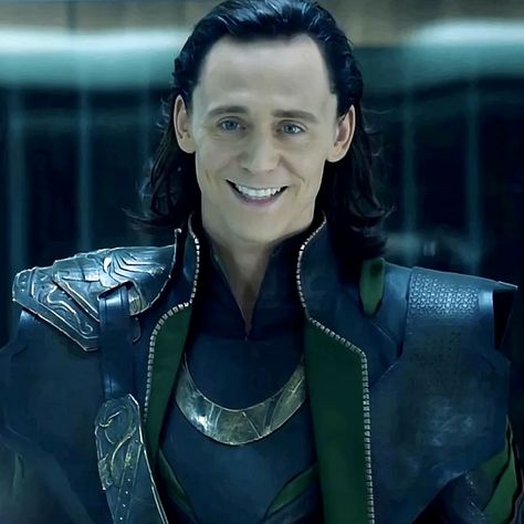 Loki Gif, Loki Wallpaper, Toxic Men, Loki Love, Loki God, Loki Avengers, Loki God Of Mischief, Crimson Peak, Thor And Loki