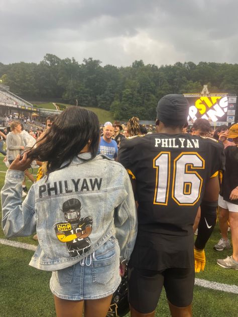 Gameday outfit,football girlfriend Soccer Girlfriend Shirts, College Football Girlfriend Outfits, Custom Football Shirts Girlfriend, Football Gf Shirts, Football Girlfriend Outfits, Gameday Outfit Football, Custom Hoodies Ideas, Nfl Wife, Football Gf