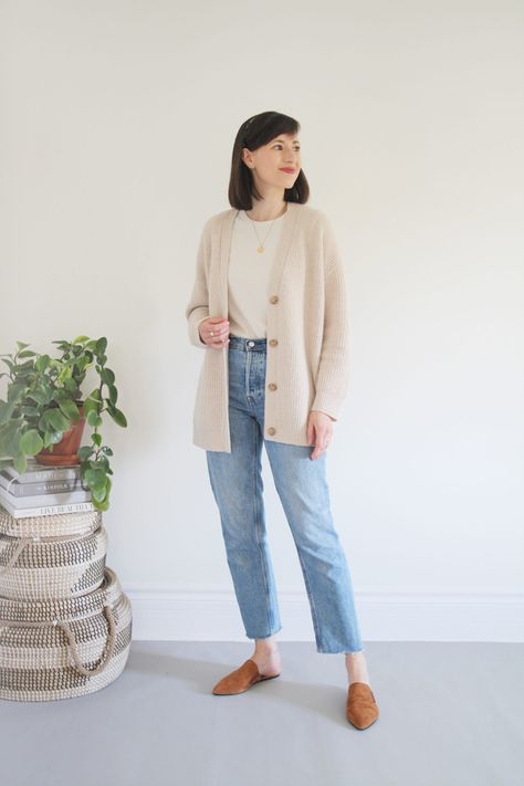 A WEEK OF OUTFITS IN THE COCOON CARDIGAN Natural Kibbe Body Type, Soft Natural Kibbe, A Week Of Outfits, Natural Kibbe, Week Of Outfits, Outfits Minimalist, Cocoon Cardigan, Minimal Outfit, Looks Street Style