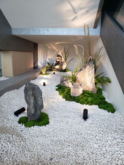 Zen Garden Landscaping, Garden Design Simple, Indoor Japanese Garden, Backyard Zen, Indoor Zen Garden, تحت الدرج, Zen Sand Garden, Small Japanese Garden, Zen Rock Garden